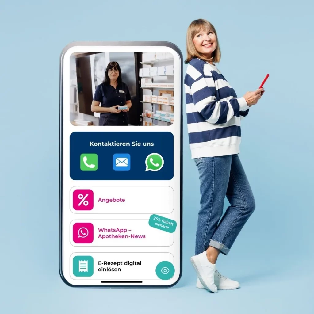 Übergroßes Smartphone mit der Winckelmann-App: Kontakt per Telefon, E-Mail oder WhatsApp, Angebote, WhatsApp-Apotheken-News und „E-Rezept digital einlösen“. Daneben lehnt eine lächelnde Frau mit Handy.